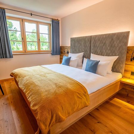 Graf Chiemo Suites - Direkt Am Chiemsee Mit Separatem Seezugang Химинг Экстерьер фото