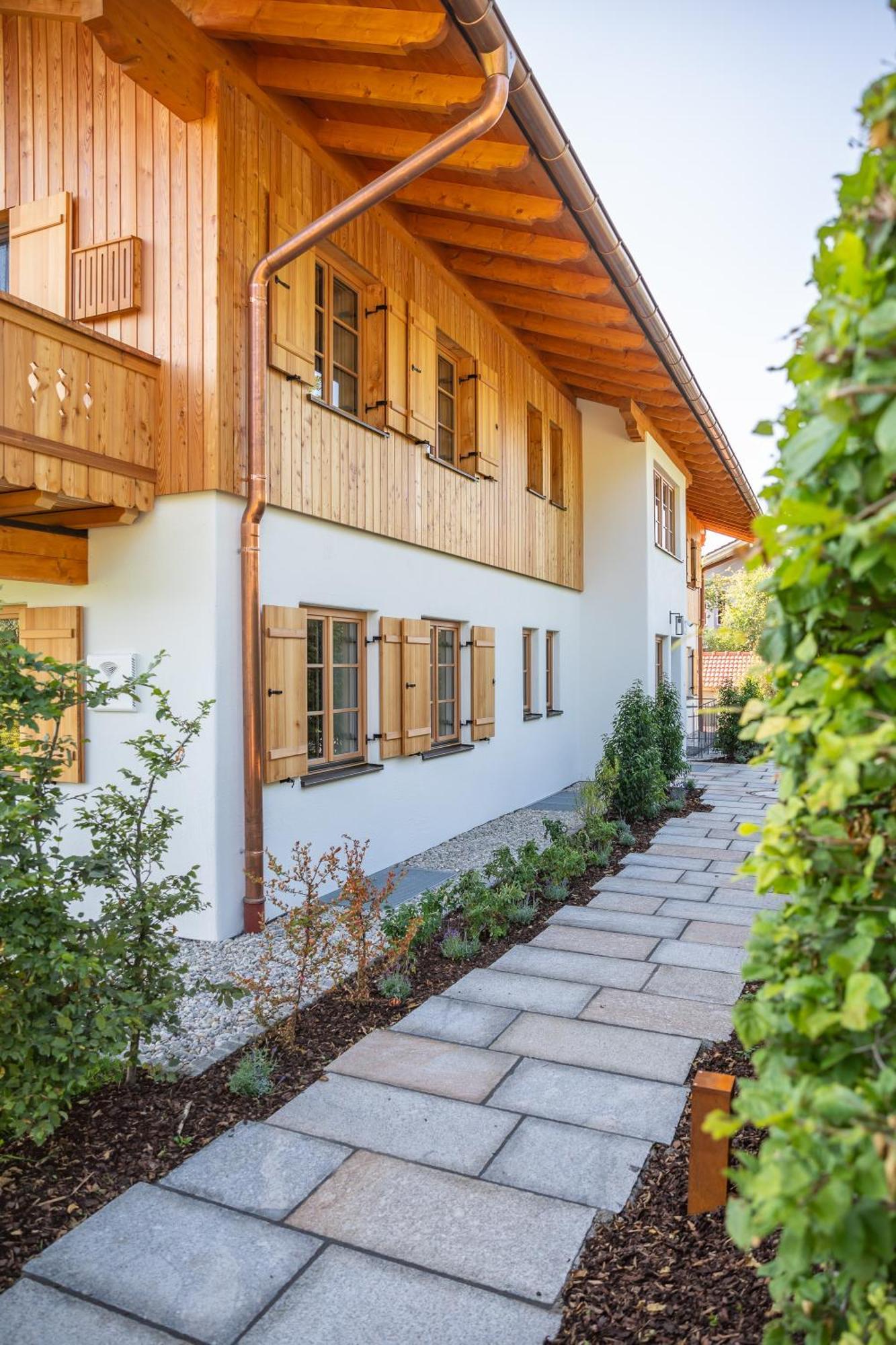 Graf Chiemo Suites - Direkt Am Chiemsee Mit Separatem Seezugang Химинг Экстерьер фото