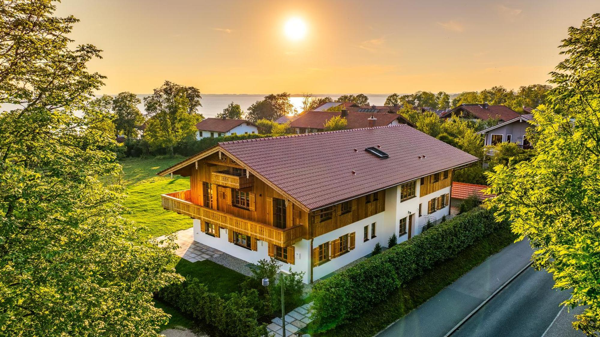 Graf Chiemo Suites - Direkt Am Chiemsee Mit Separatem Seezugang Химинг Экстерьер фото