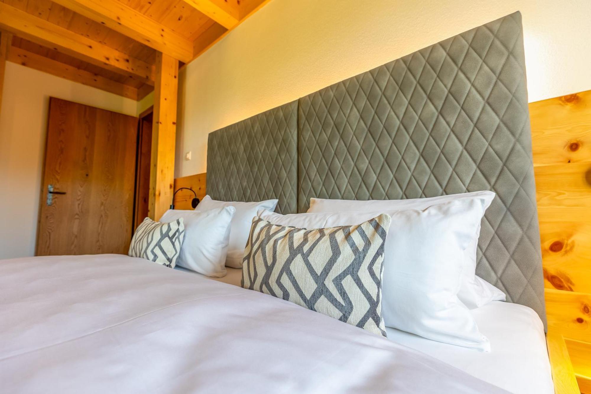 Graf Chiemo Suites - Direkt Am Chiemsee Mit Separatem Seezugang Химинг Экстерьер фото