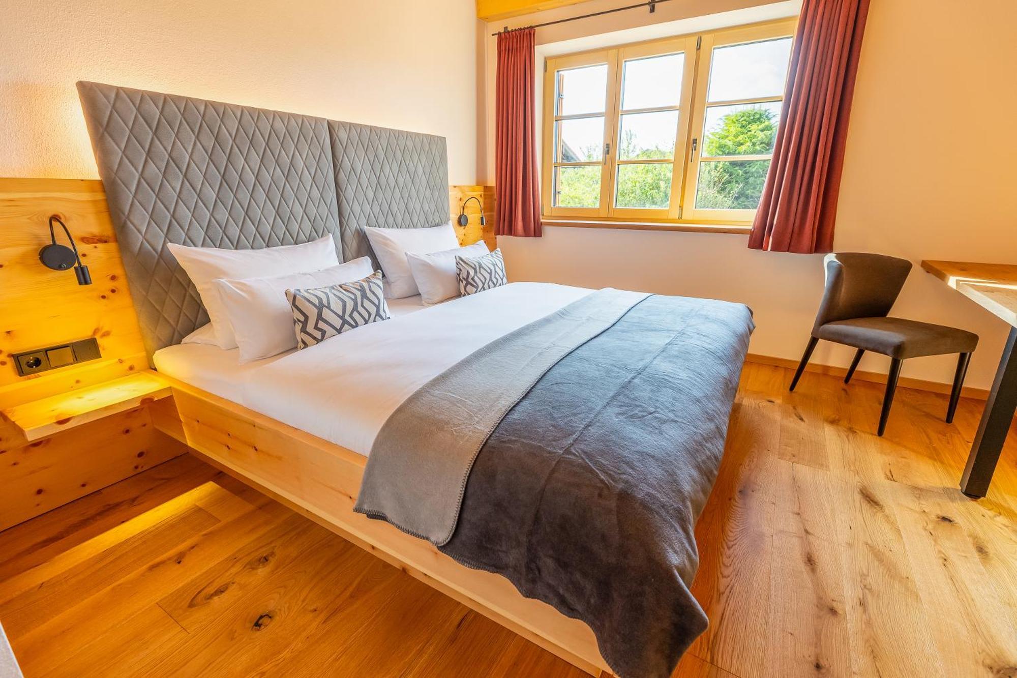 Graf Chiemo Suites - Direkt Am Chiemsee Mit Separatem Seezugang Химинг Экстерьер фото