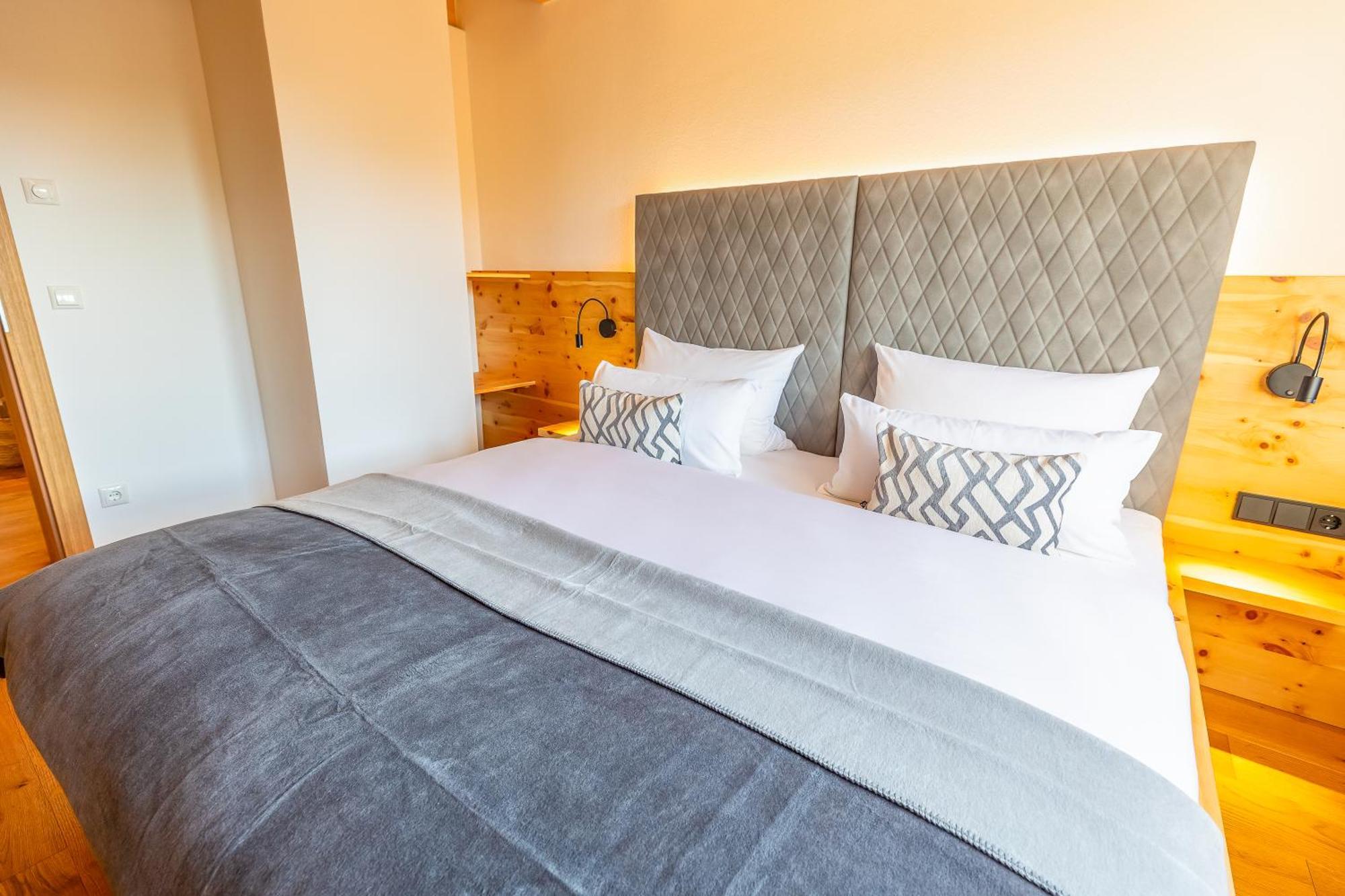 Graf Chiemo Suites - Direkt Am Chiemsee Mit Separatem Seezugang Химинг Экстерьер фото
