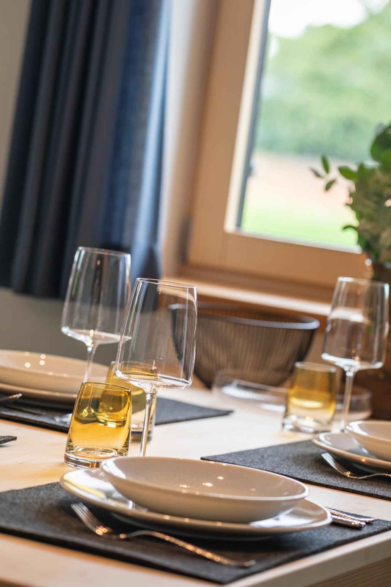 Graf Chiemo Suites - Direkt Am Chiemsee Mit Separatem Seezugang Химинг Экстерьер фото