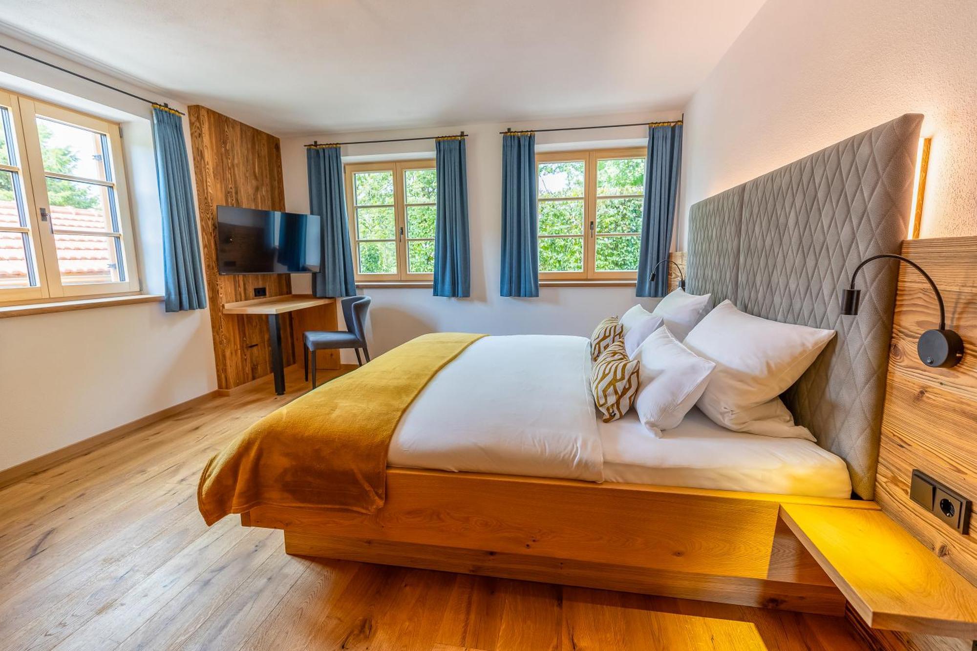 Graf Chiemo Suites - Direkt Am Chiemsee Mit Separatem Seezugang Химинг Экстерьер фото