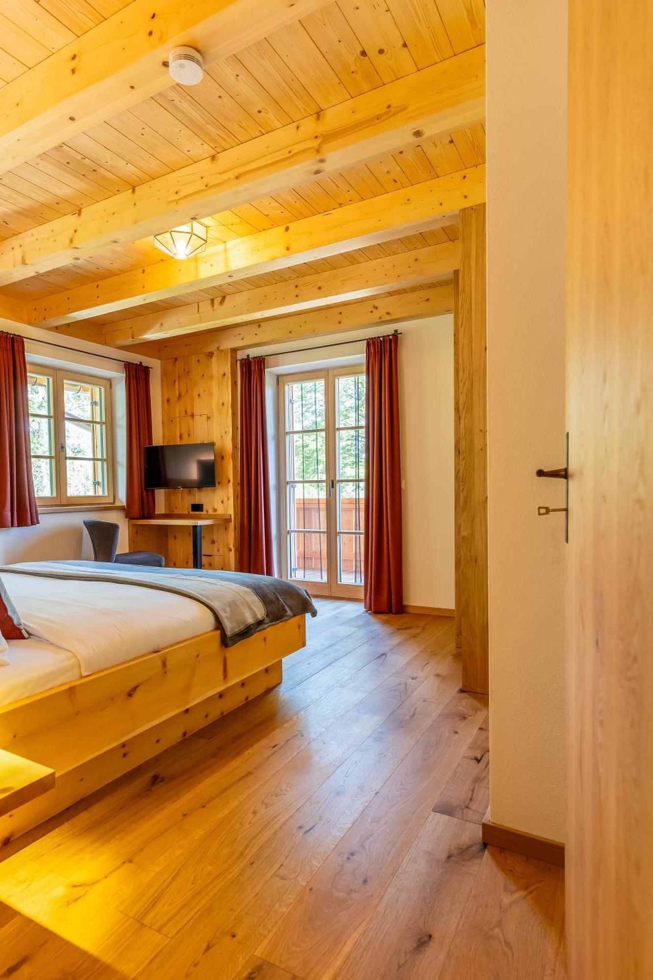 Graf Chiemo Suites - Direkt Am Chiemsee Mit Separatem Seezugang Химинг Экстерьер фото