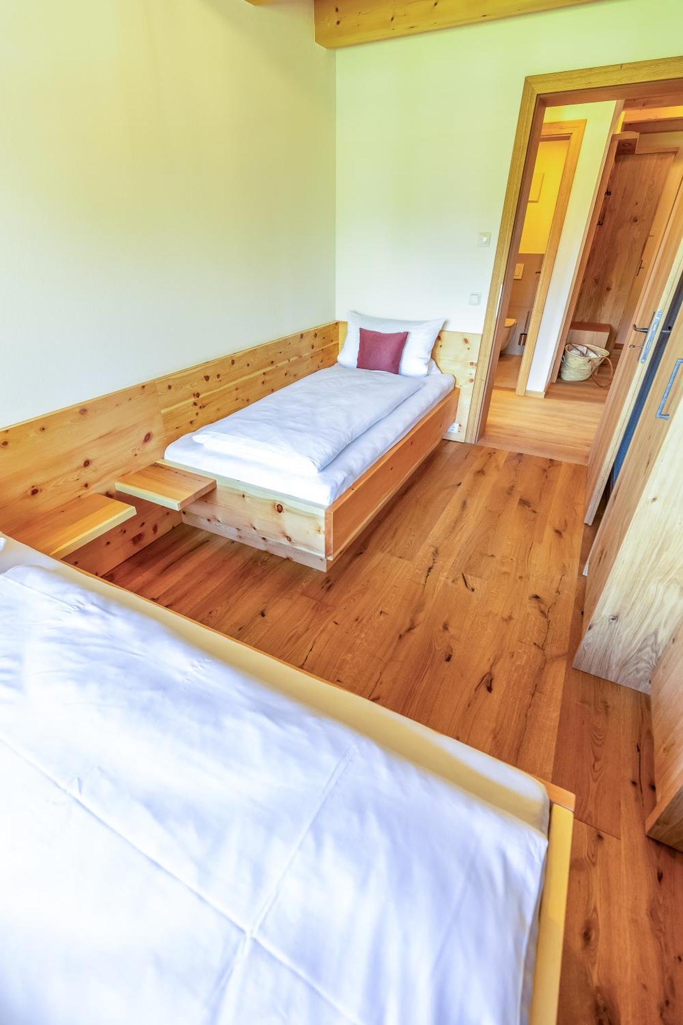 Graf Chiemo Suites - Direkt Am Chiemsee Mit Separatem Seezugang Химинг Экстерьер фото