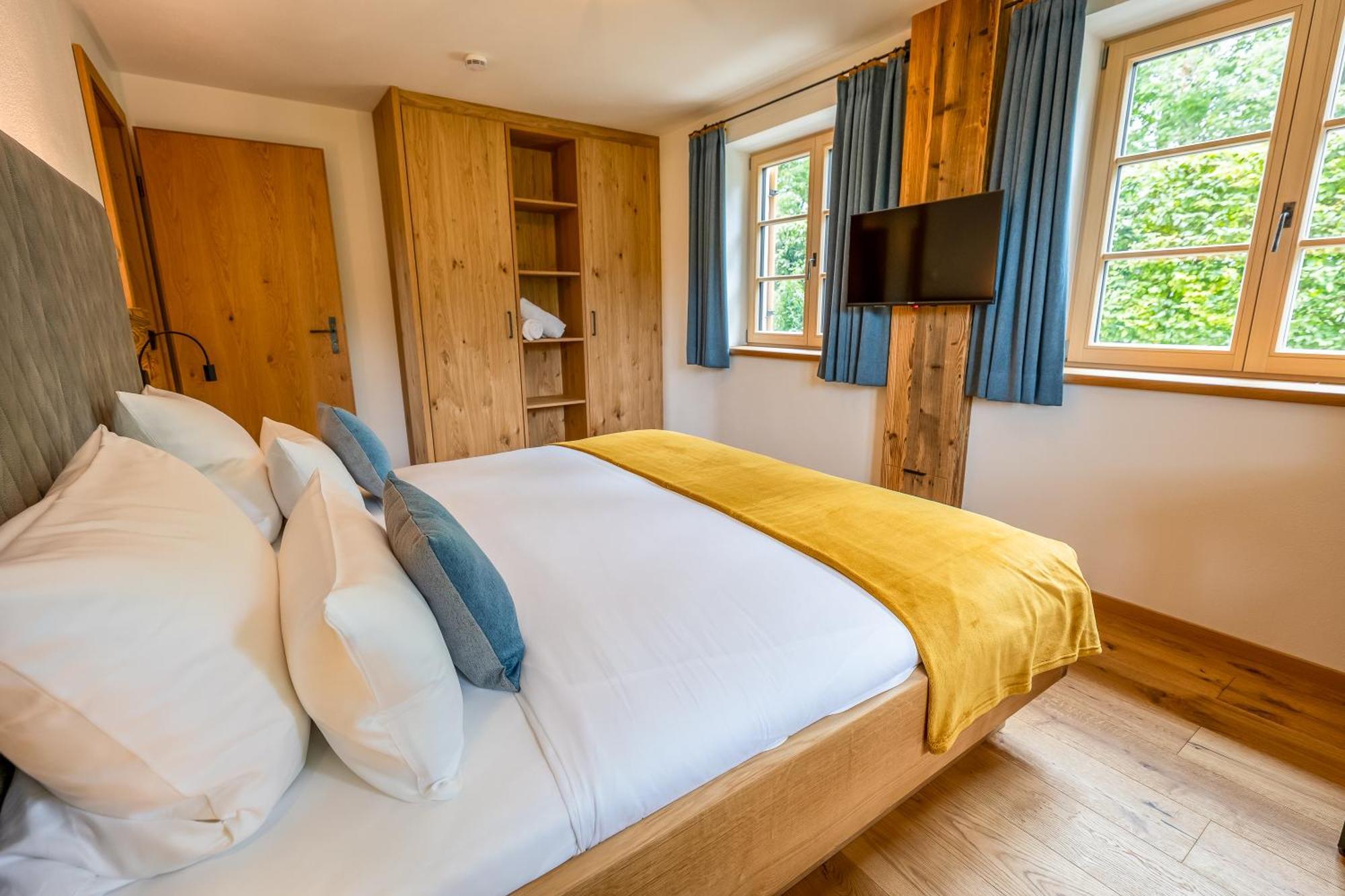 Graf Chiemo Suites - Direkt Am Chiemsee Mit Separatem Seezugang Химинг Экстерьер фото
